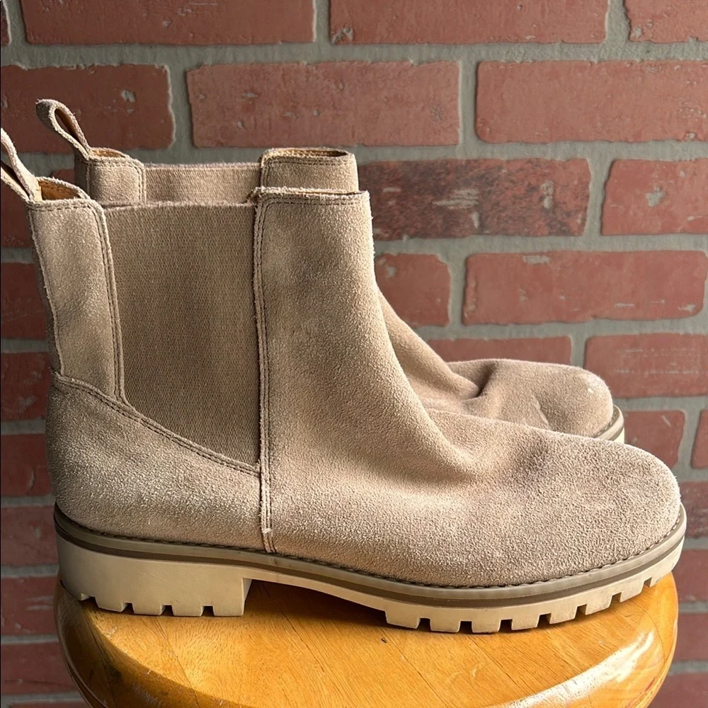 Crown Vintage Tan Ankle Boots